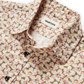 material shot of the collar on The Short Sleeve California in Coastal Flora, Wovens by Taylor Stitch