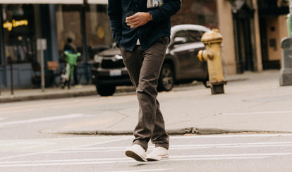 fit model posing in The Foundation Sportcoat in Organic Smoked Olive Twill