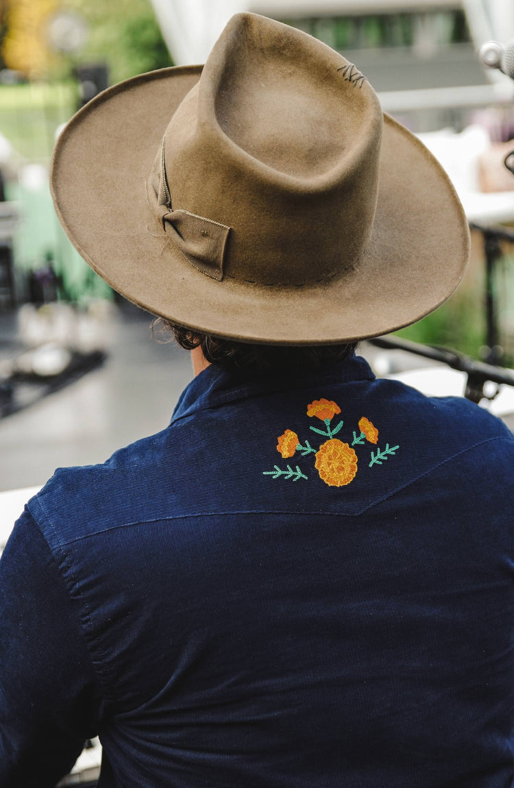 Nate Rateliff wearing The Western Shirt in Better Together on stage