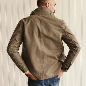 fit model showing off the back of The Ojai Jacket in Organic Smoked Olive Foundation Twill, Outerwear by Taylor Stitch