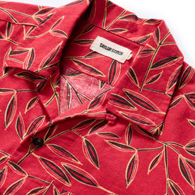 material shot of the camp collar on The Short Sleeve Hawthorne in Scarlet Thatch, Wovens by Taylor Stitch