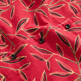 material shot of the horn buttons on The Short Sleeve Hawthorne in Scarlet Thatch, Wovens by Taylor Stitch