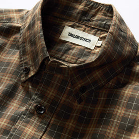 material shot of the collar on The Jack in Mulch Plaid, Wovens by Taylor Stitch