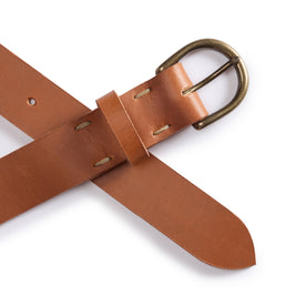 editorial image of the buckle and loops on The Foundation Belt in Whiskey, Accessories by Taylor Stitch