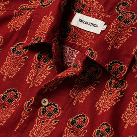 material shot of the collar on The Short Sleeve Hawthorne in Rust Floral, Wovens by Taylor Stitch