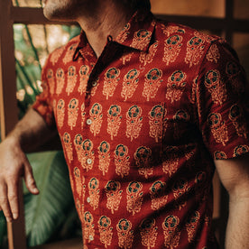 fit model showing the front of The Short Sleeve Hawthorne in Rust Floral, Wovens by Taylor Stitch