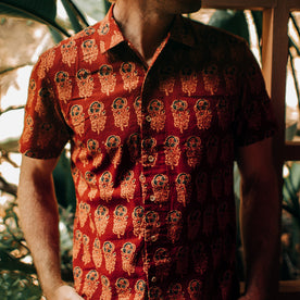 fit model wearing The Short Sleeve Hawthorne in Rust Floral, Wovens by Taylor Stitch