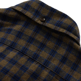 material shot of the back button on the collar of The Jack in Terrace Plaid, Wovens by Taylor Stitch